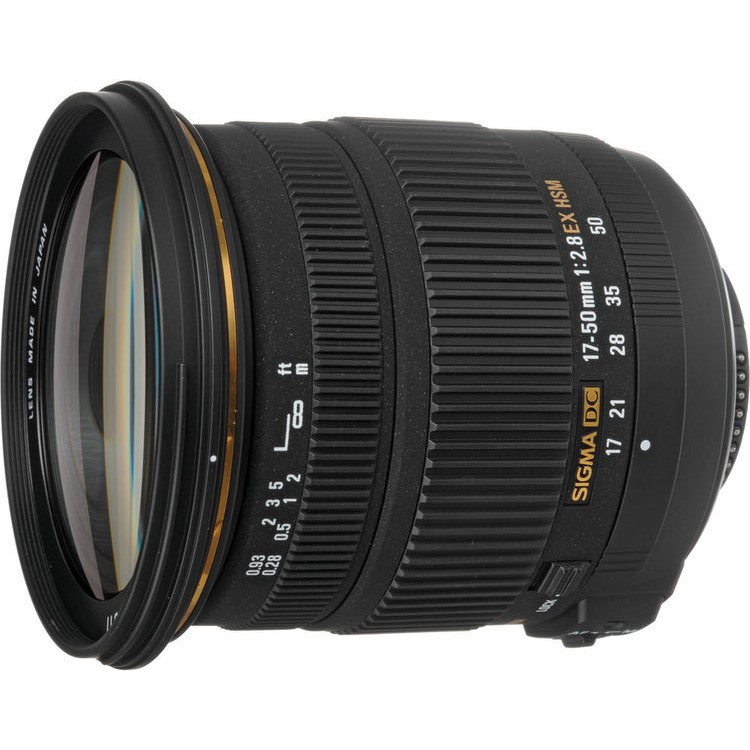 Sigma 17-50mm F2.8 EX DC HSM lens